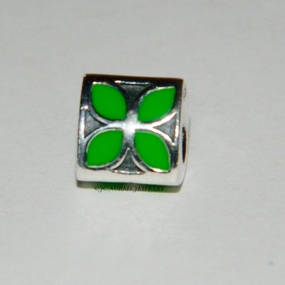 Rare Retired Pandora Green Petal Charm - Picture 1 of 2